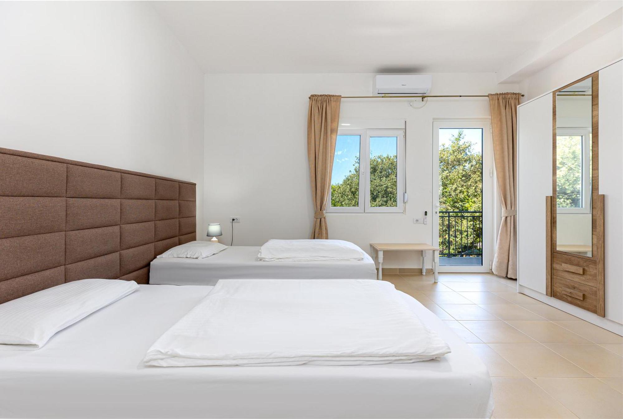 Apartments Lustica Radovici Ruang foto